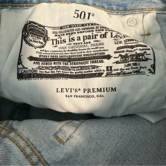 Levi’s 501 Crop Jeans in Ojai Luxor Ra Light Wash Size 32 - Picture 7 of 10